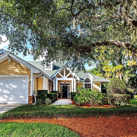 Spacious 3 Bedroom Plus Ss In Den & Screened Lanai Waterside